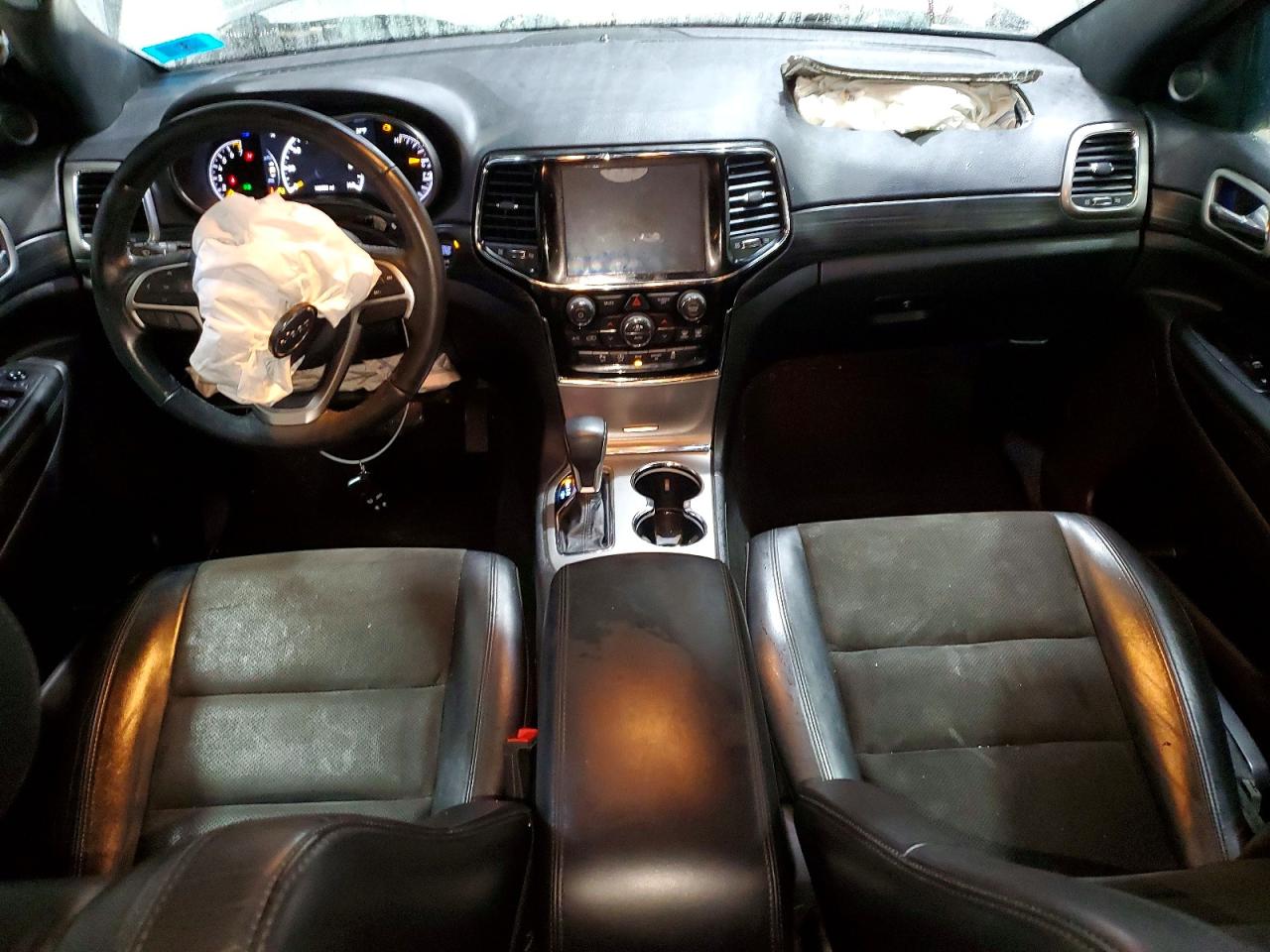 2019 JEEP GRAND CHEROKEE LAREDO photo 8