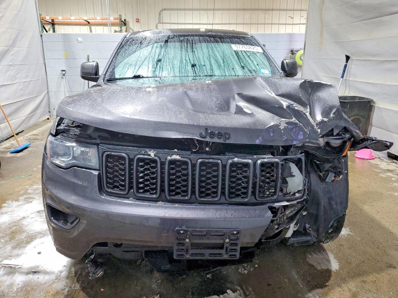 2019 JEEP GRAND CHEROKEE LAREDO photo 5