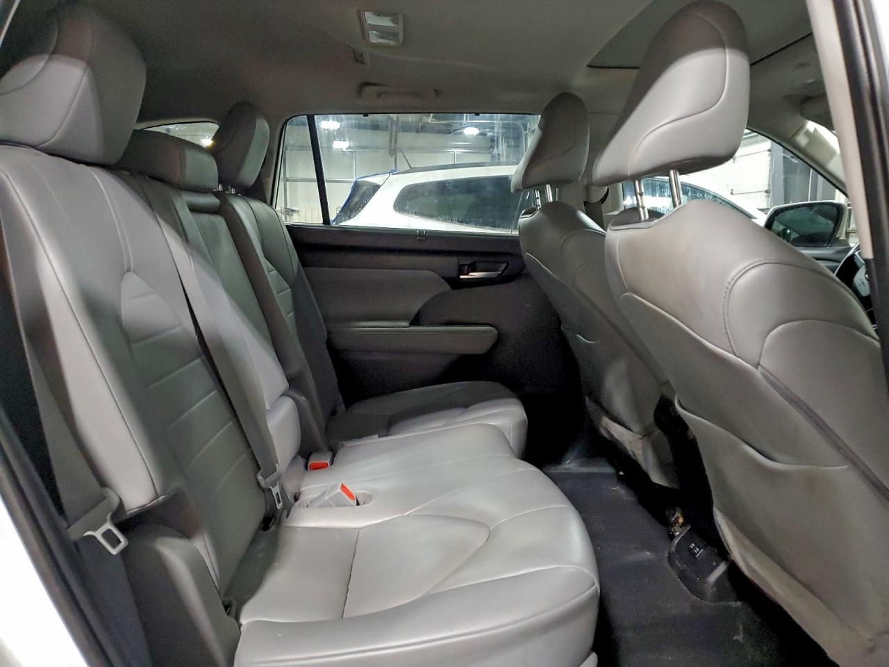 2020 TOYOTA HIGHLANDER HYBRID XLE photo 11