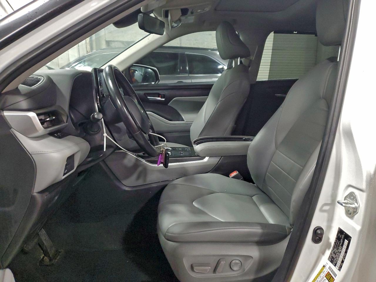 2020 TOYOTA HIGHLANDER HYBRID XLE photo 7