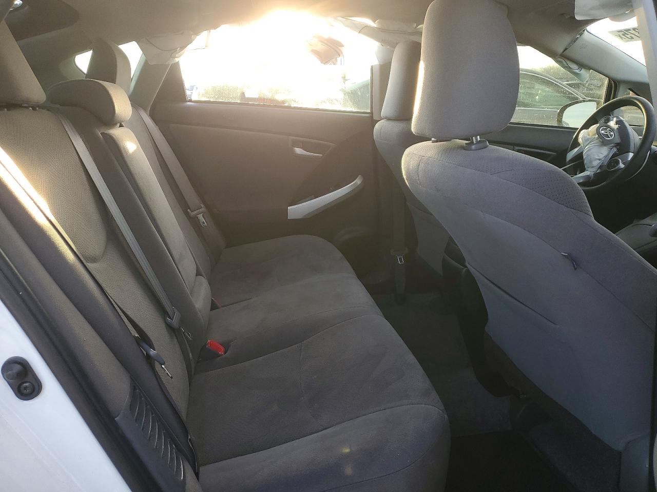 2014 TOYOTA PRIUS photo 10