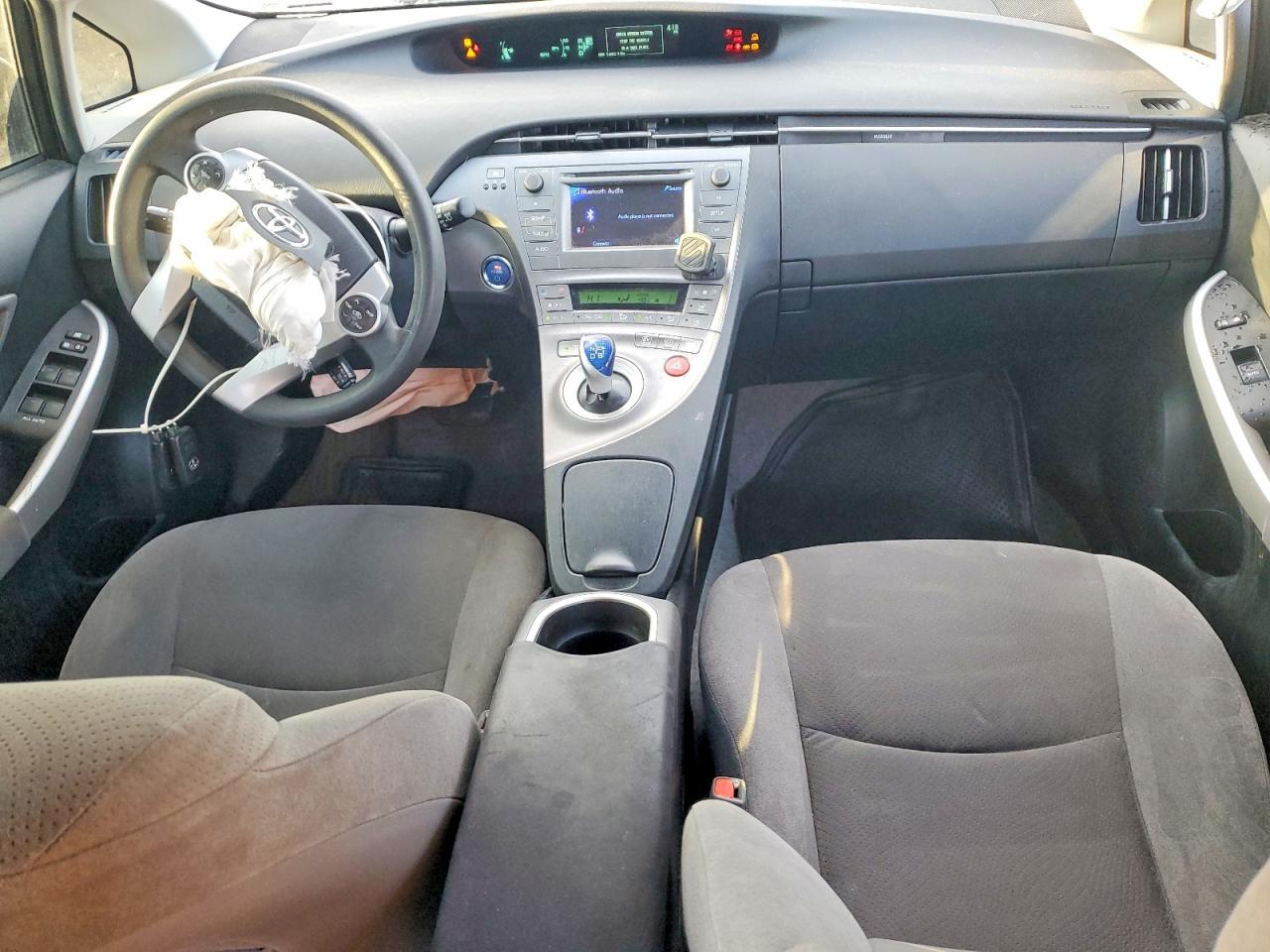 2014 TOYOTA PRIUS photo 8
