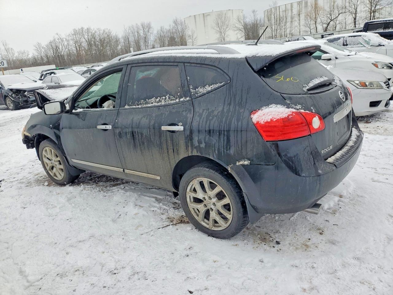 2013 NISSAN ROGUE S photo 2