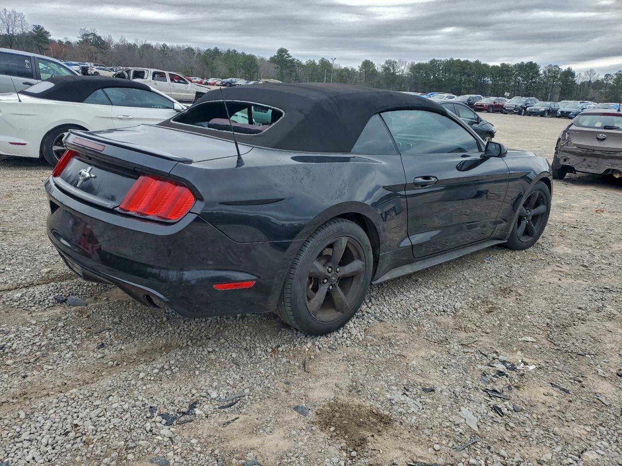 2016 FORD MUSTANG photo 3