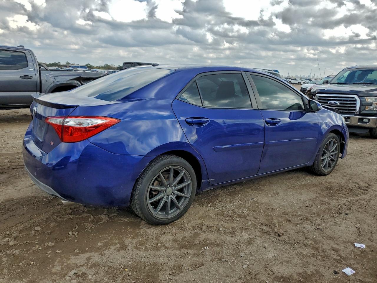 2014 TOYOTA COROLLA L photo 3