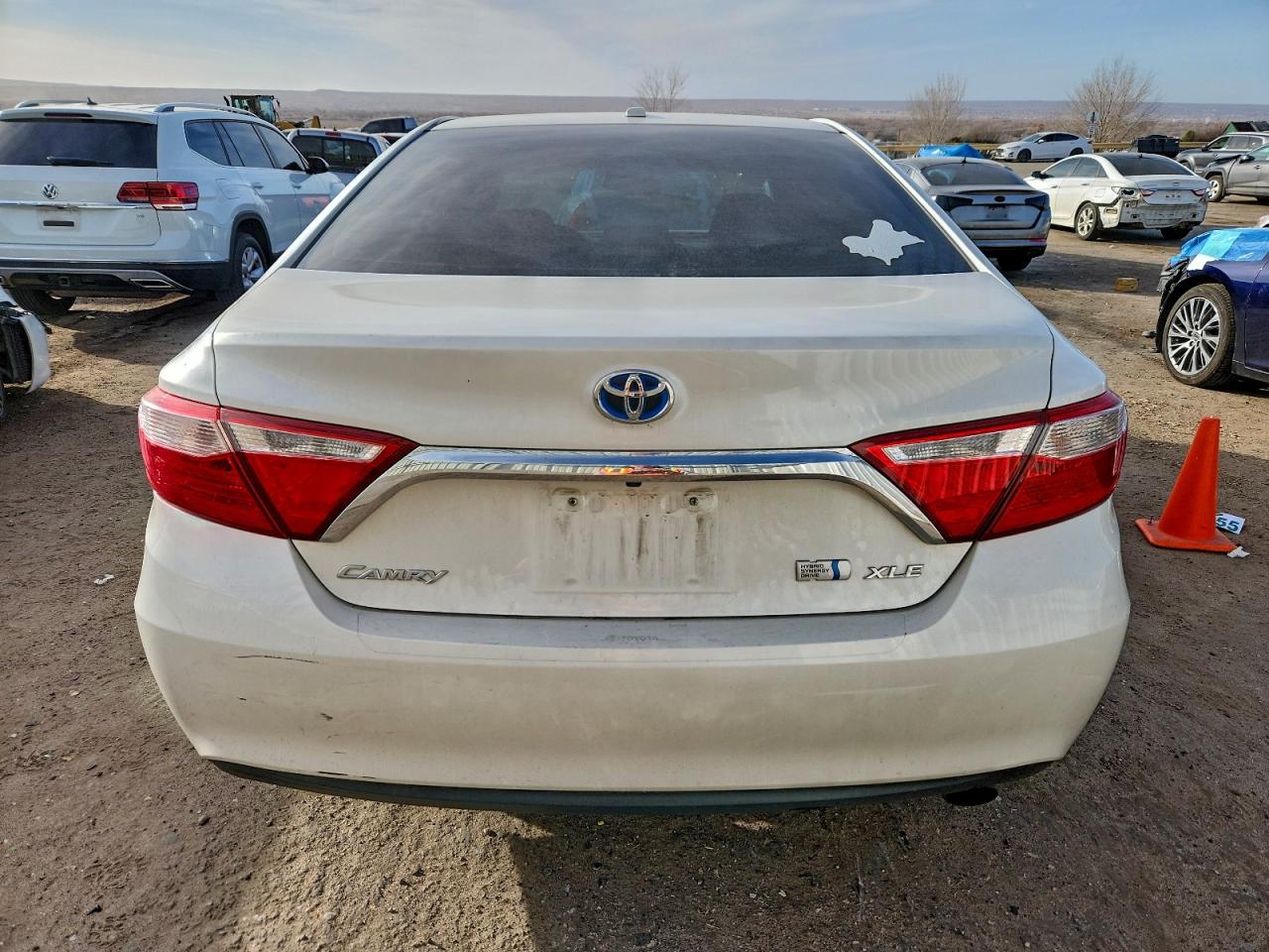 2017 TOYOTA CAMRY HYBRID photo 6