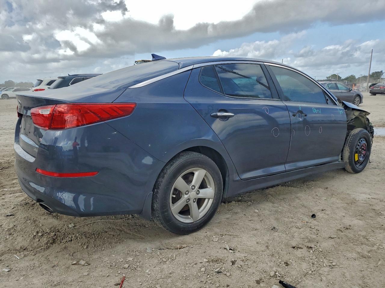 2015 KIA OPTIMA LX photo 3