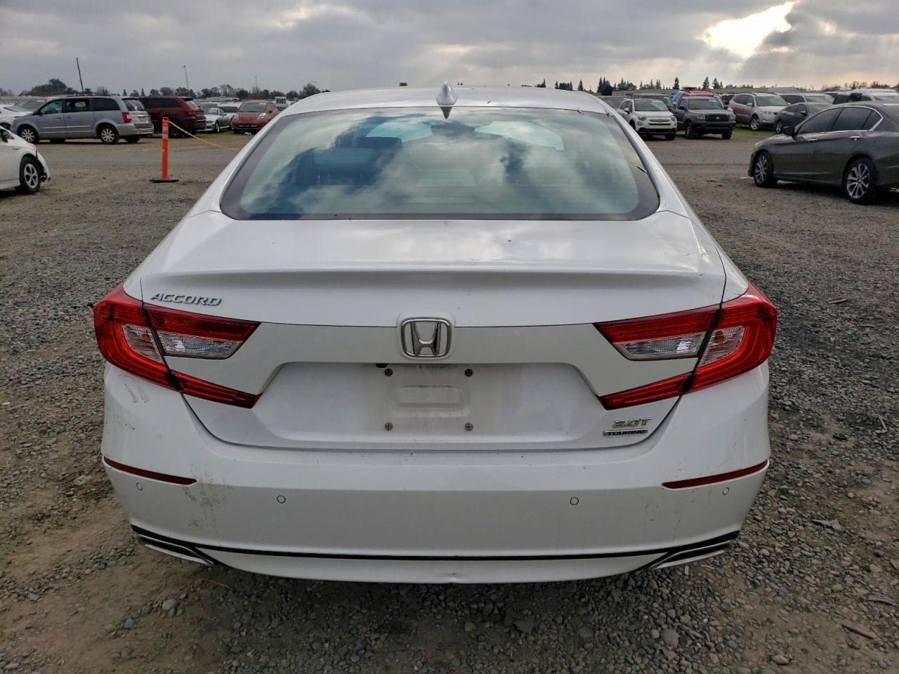 2018 HONDA ACCORD TOURING photo 6