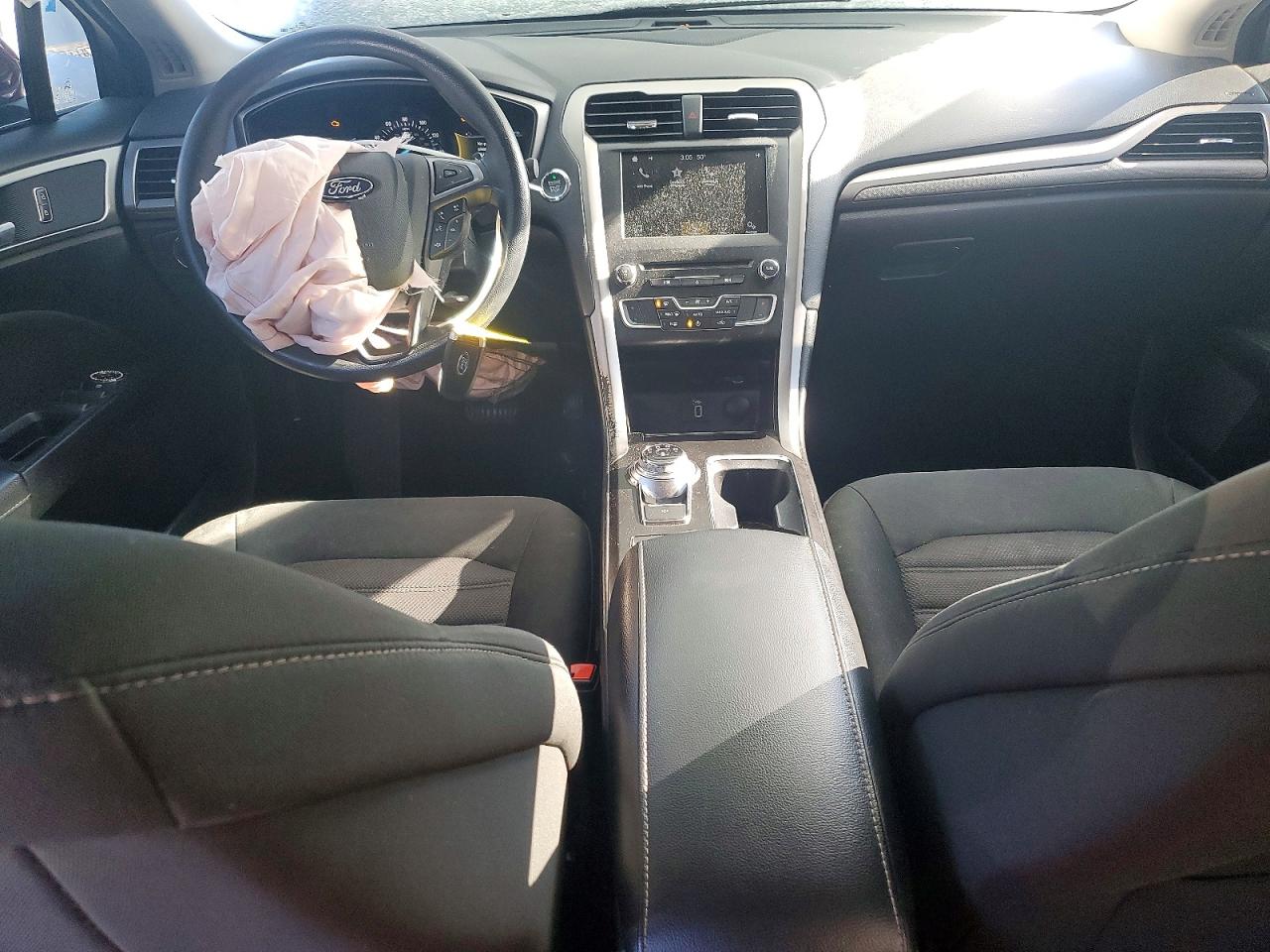 2018 FORD FUSION SE photo 8