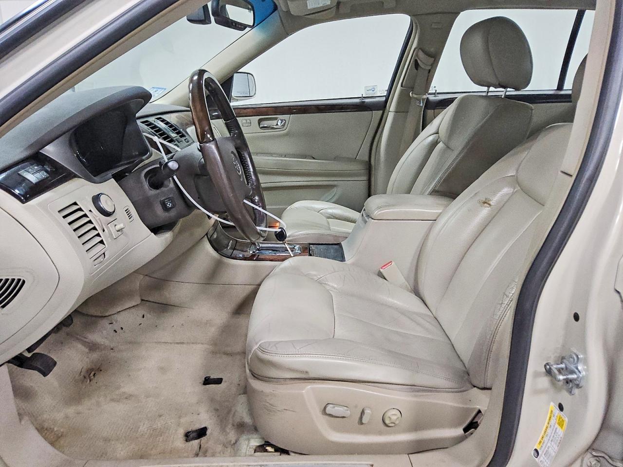 2011 CADILLAC DTS PREMIUM COLLECTION photo 7
