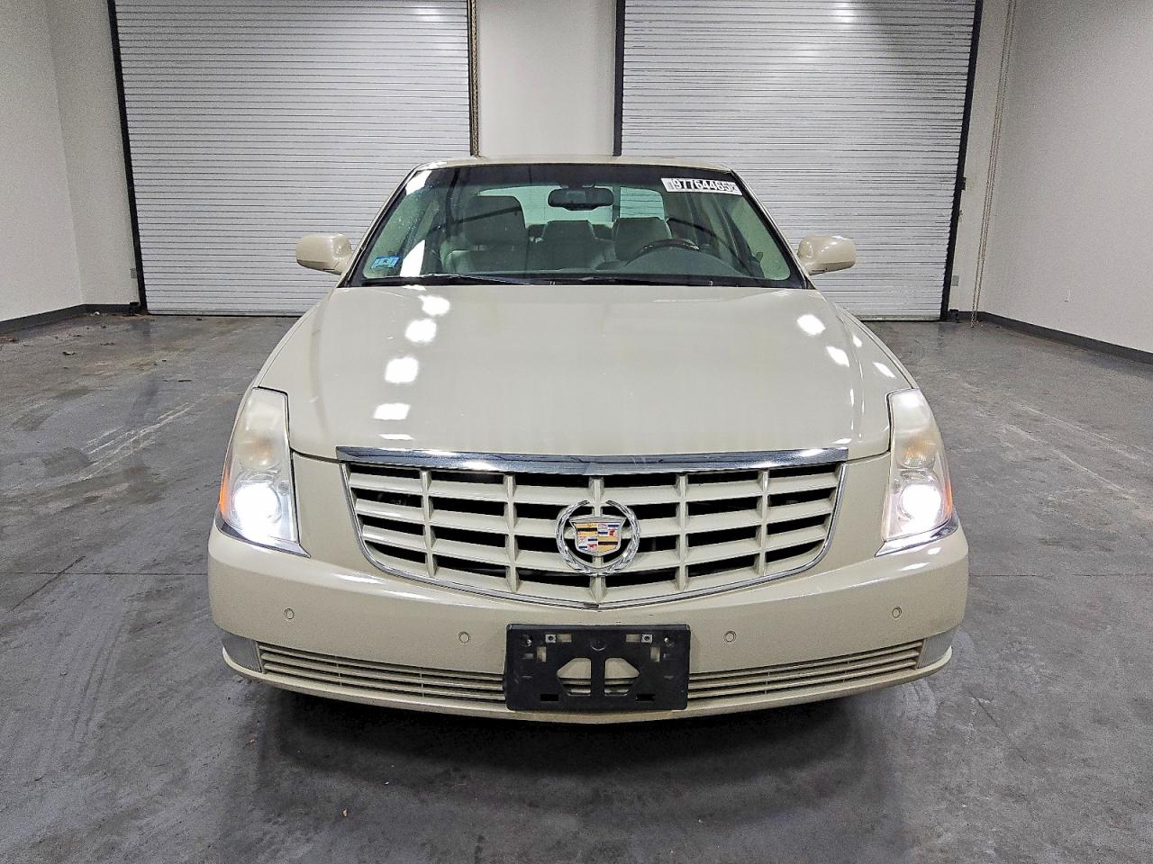 2011 CADILLAC DTS PREMIUM COLLECTION photo 5