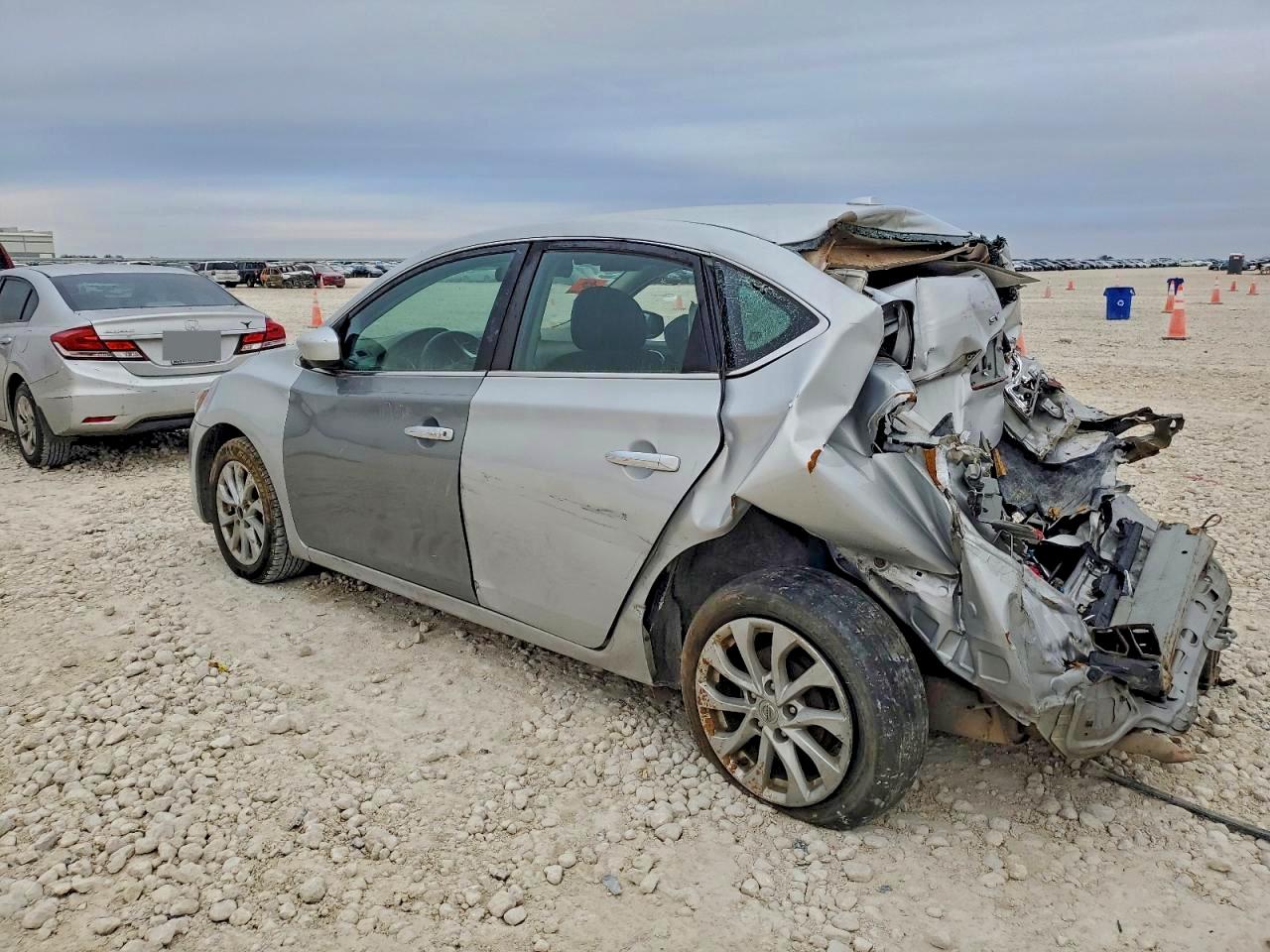 2019 NISSAN SENTRA S photo 2