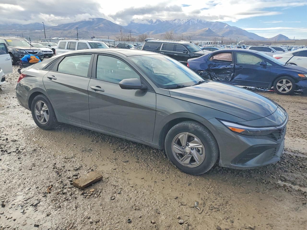 2025 HYUNDAI ELANTRA SE photo 4