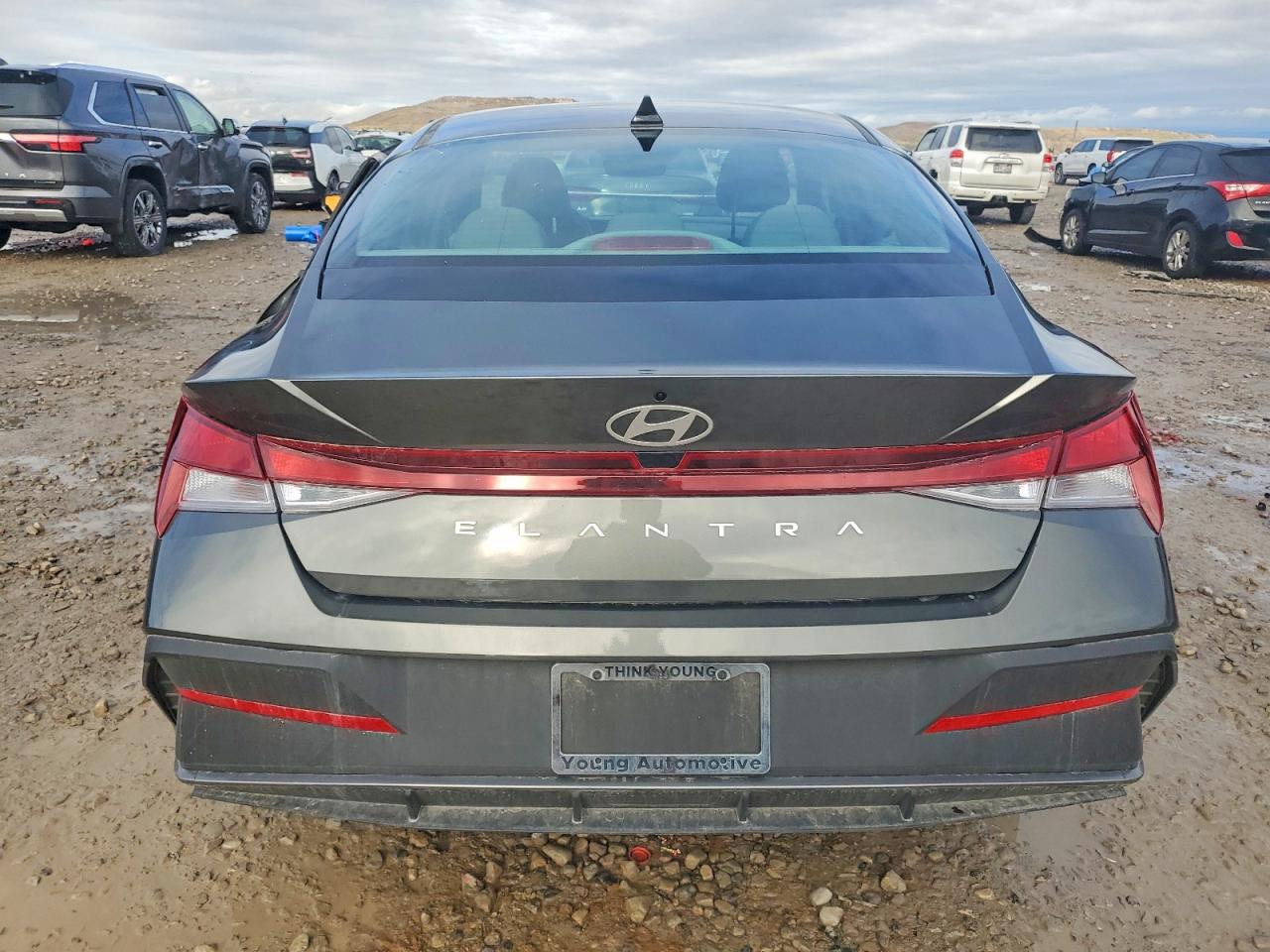2025 HYUNDAI ELANTRA SE photo 6