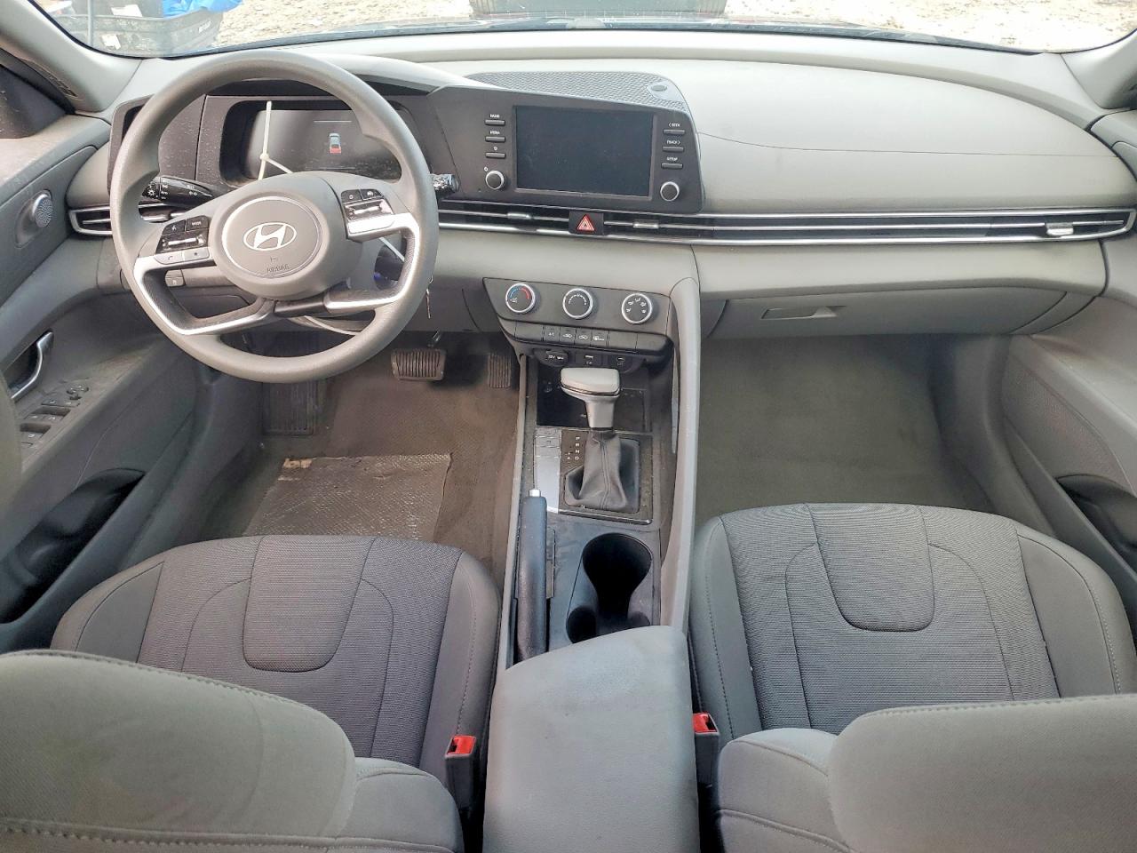 2025 HYUNDAI ELANTRA SE photo 8