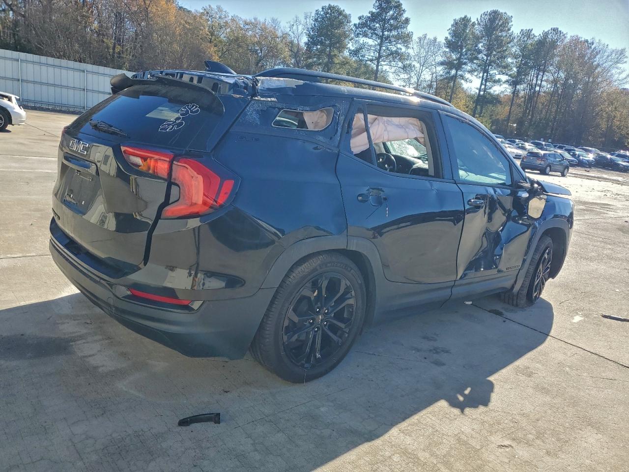 2020 GMC TERRAIN SLE photo 3