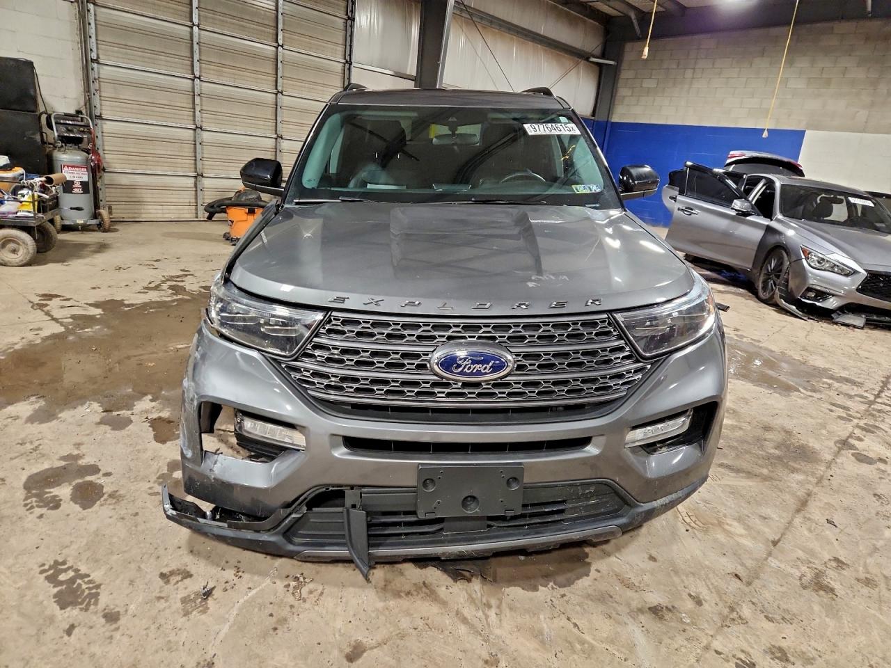 2023 FORD EXPLORER XLT photo 9