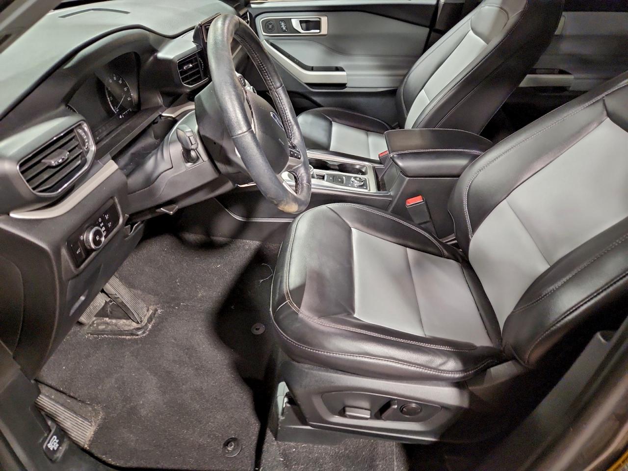 2023 FORD EXPLORER XLT photo 13