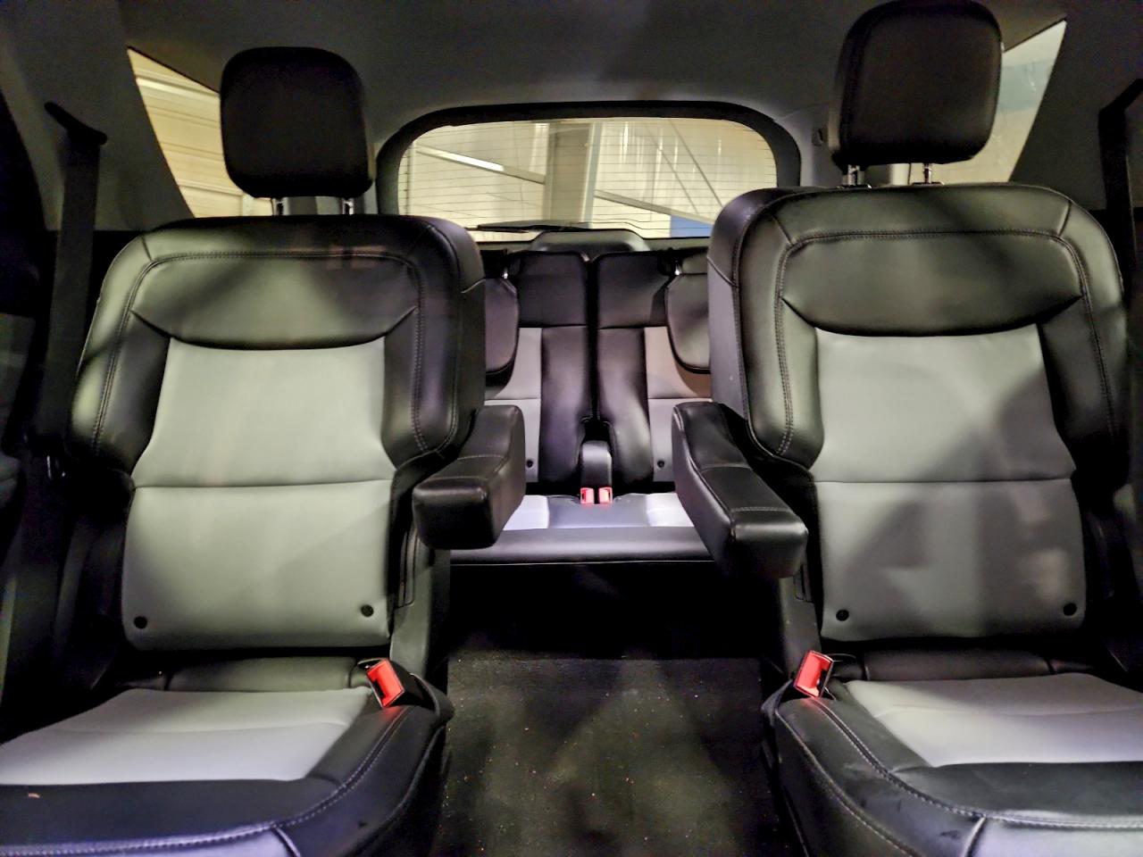 2023 FORD EXPLORER XLT photo 19