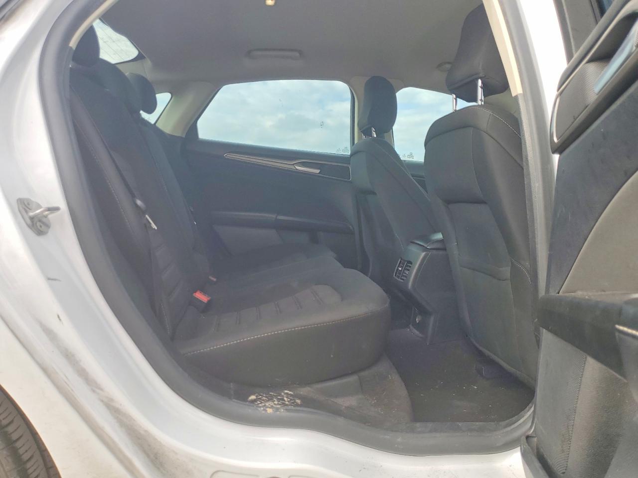 2020 FORD FUSION SE photo 10