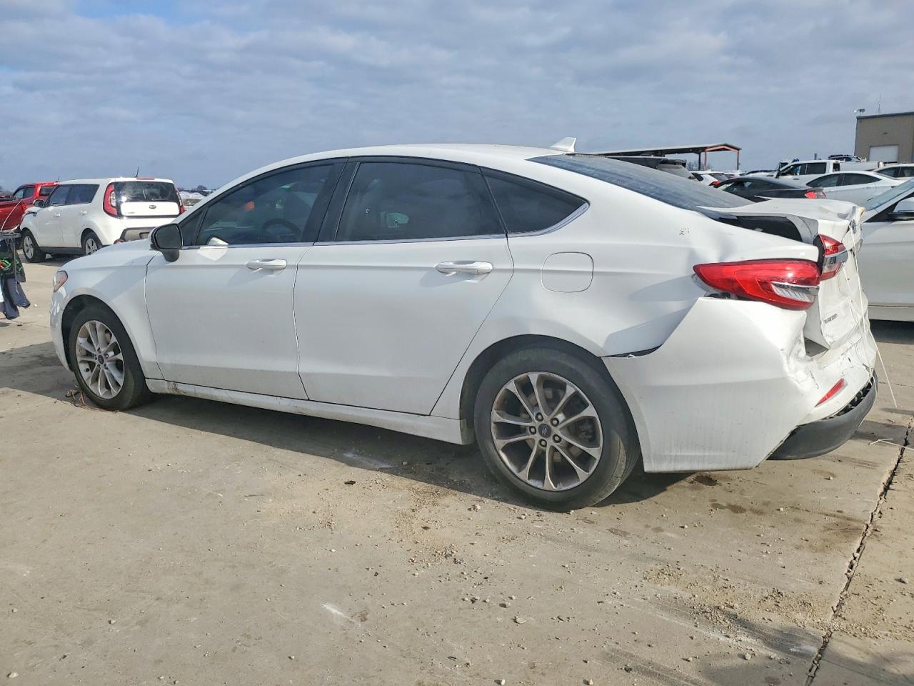 2020 FORD FUSION SE photo 2