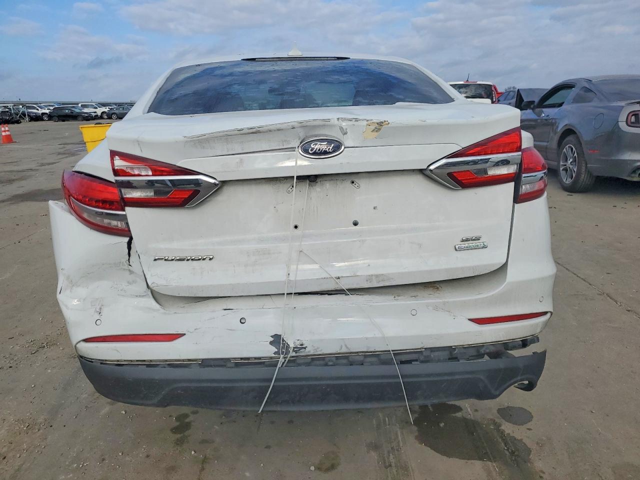 2020 FORD FUSION SE photo 6