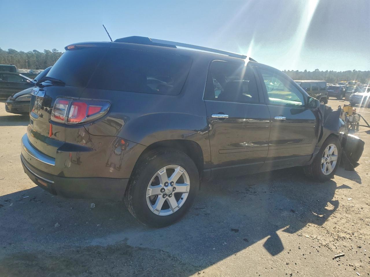 2014 GMC ACADIA SLE photo 3