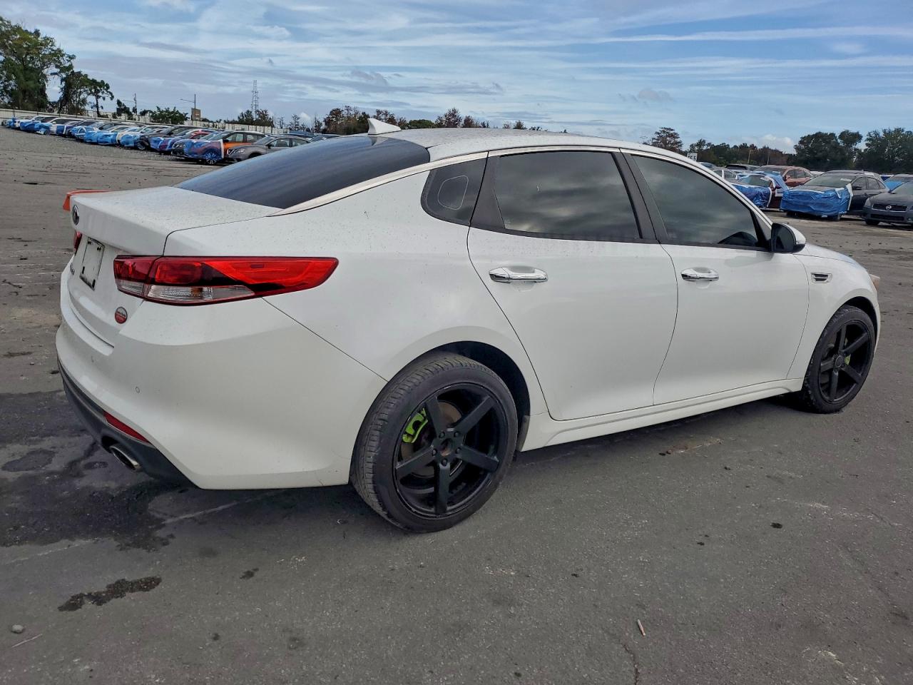 2018 KIA OPTIMA LX photo 3