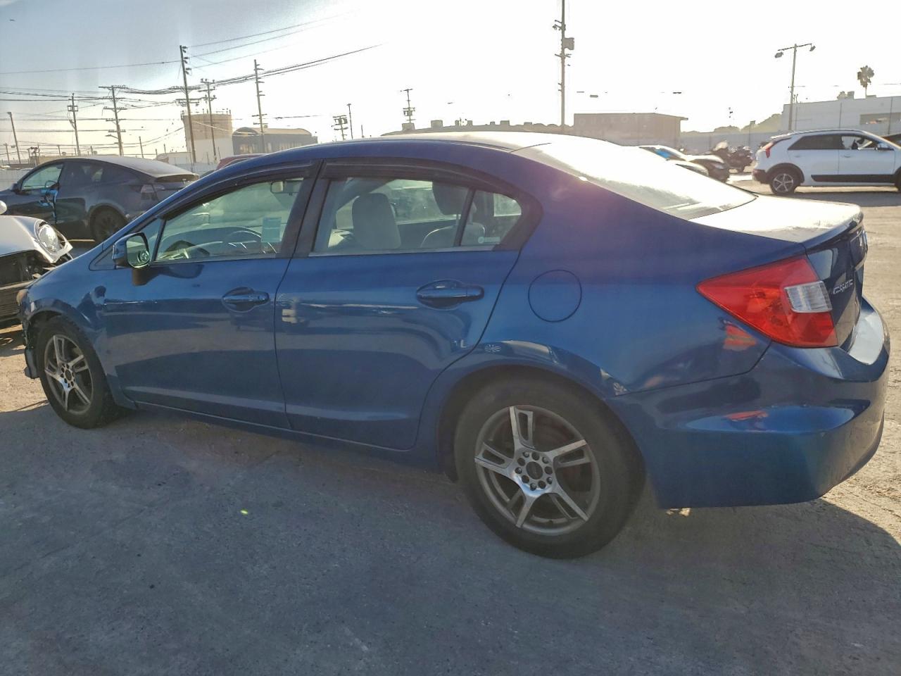 2012 HONDA CIVIC LX photo 2