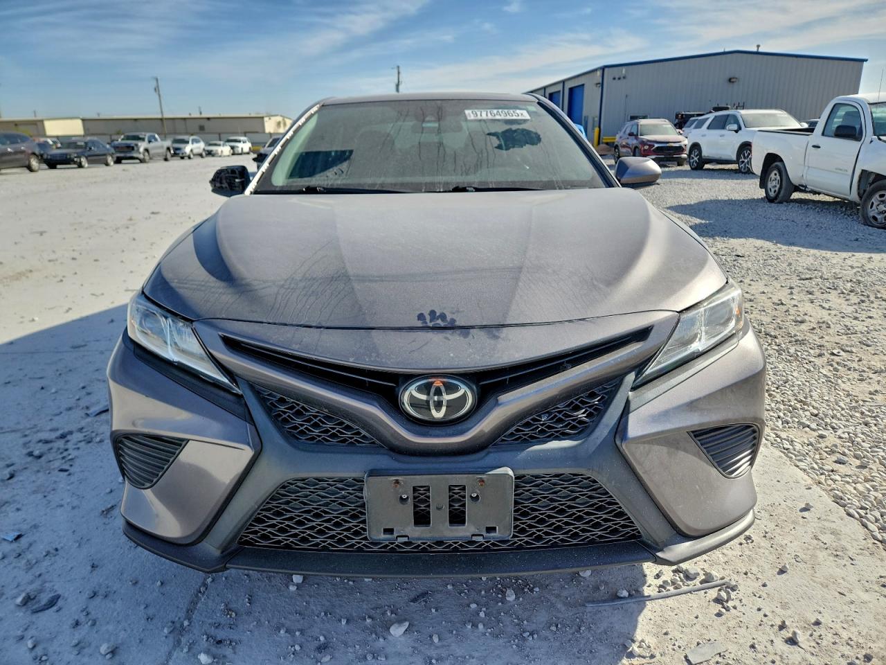 2020 TOYOTA CAMRY SE photo 5