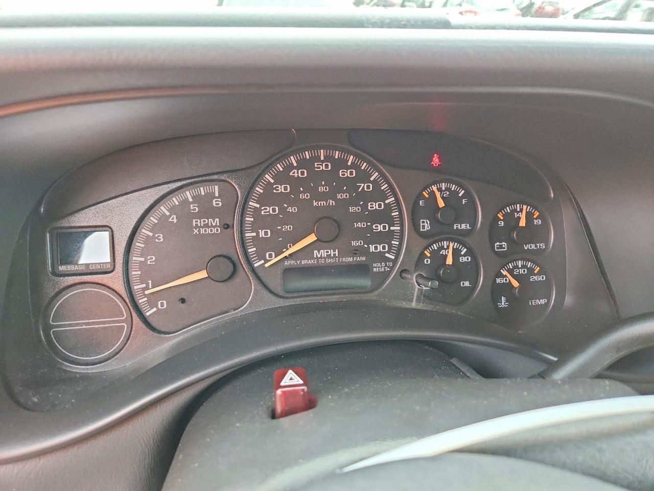 2002 CHEVROLET SUBURBAN C1500 photo 9