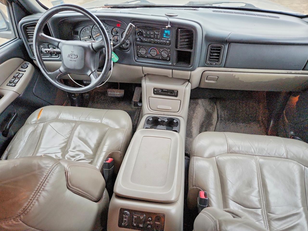 2002 CHEVROLET SUBURBAN C1500 photo 8