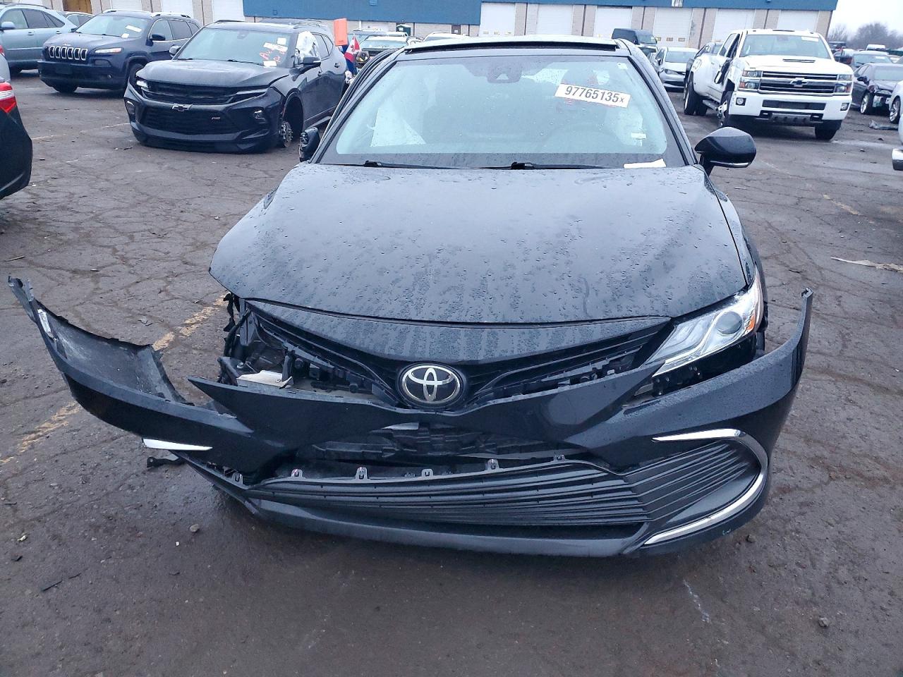 2023 TOYOTA CAMRY XLE photo 5