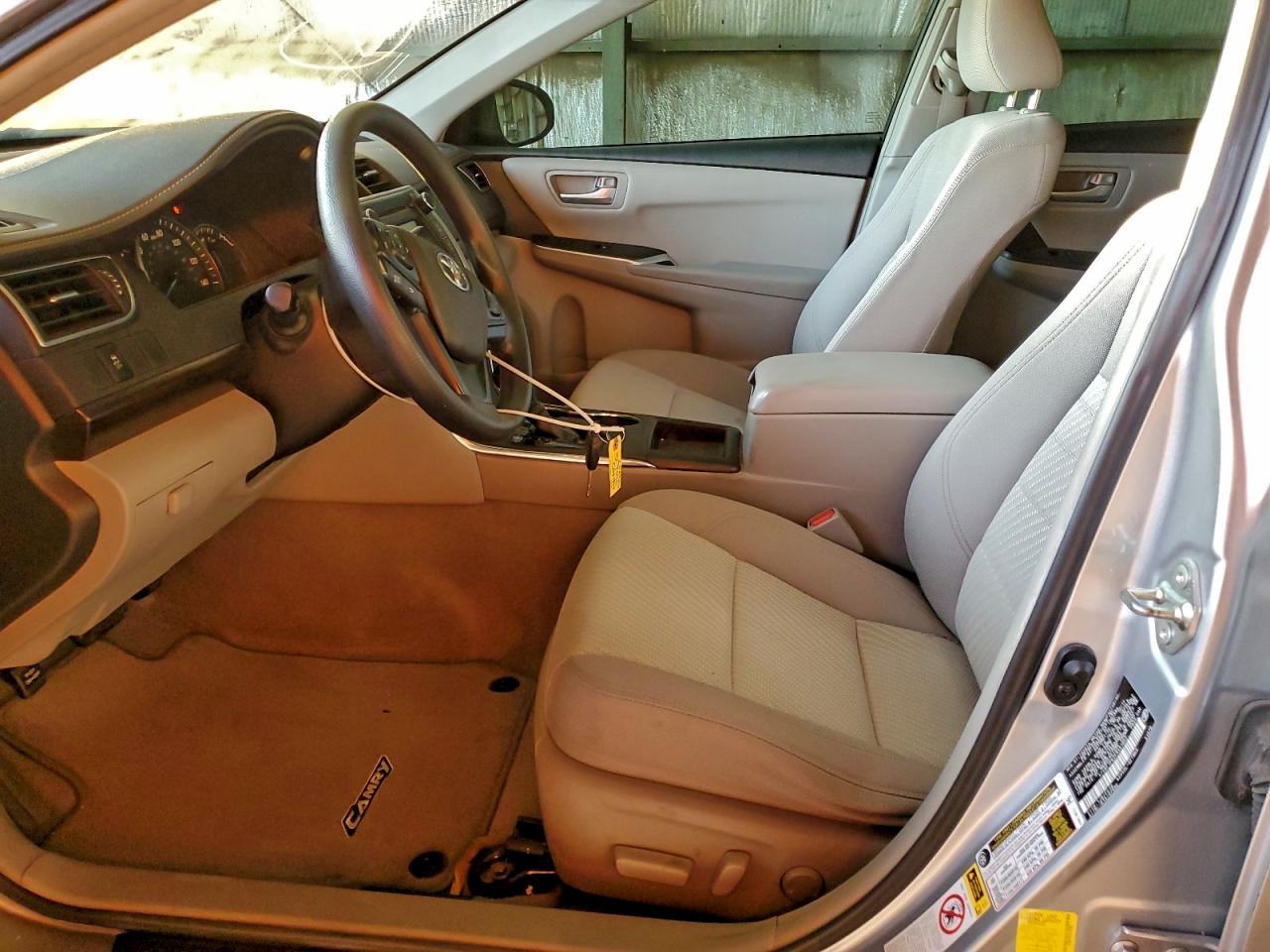 2015 TOYOTA CAMRY LE photo 7