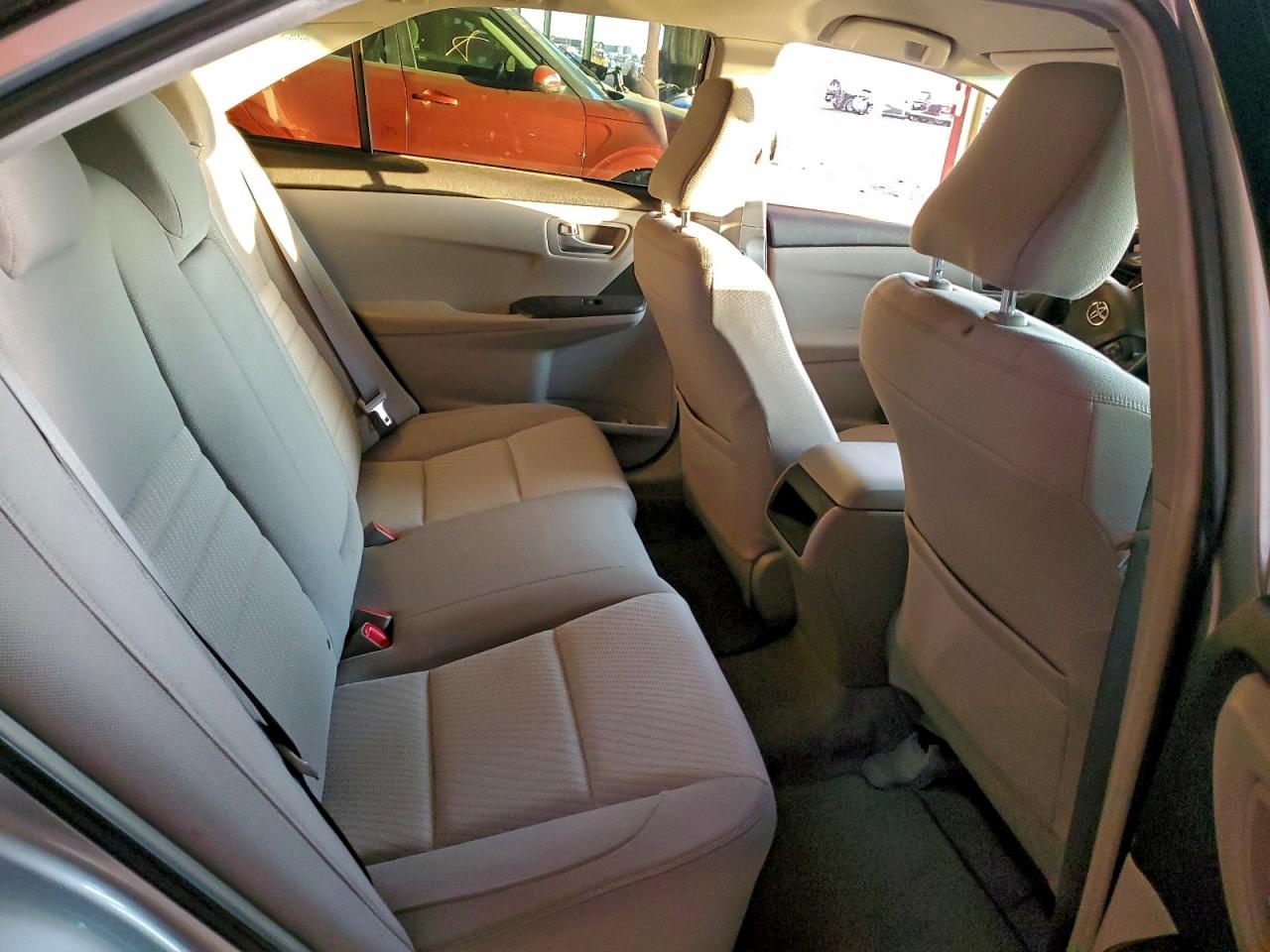 2015 TOYOTA CAMRY LE photo 10