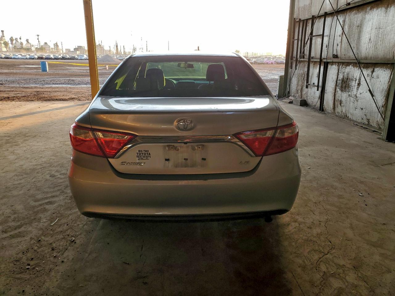 2015 TOYOTA CAMRY LE photo 6