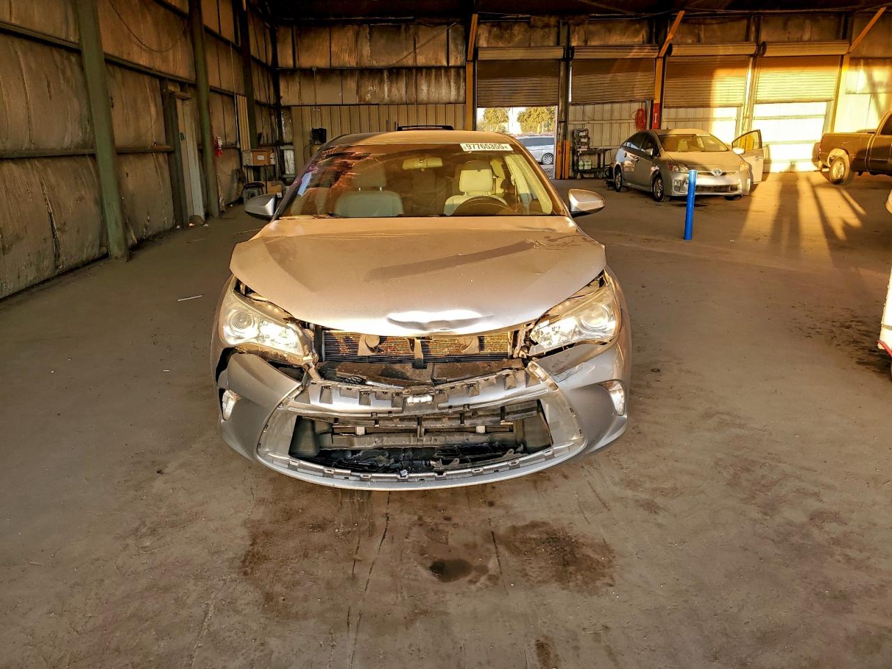 2015 TOYOTA CAMRY LE photo 5
