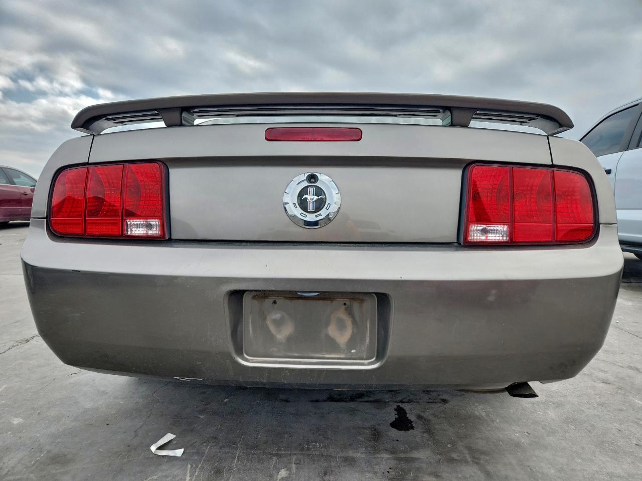 2005 FORD MUSTANG photo 6
