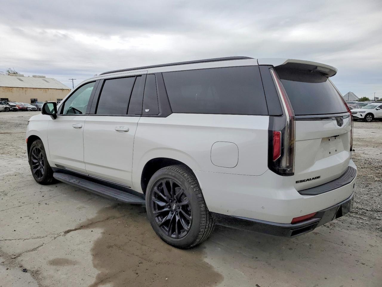 2021 CADILLAC ESCALADE ESV SPORT photo 2