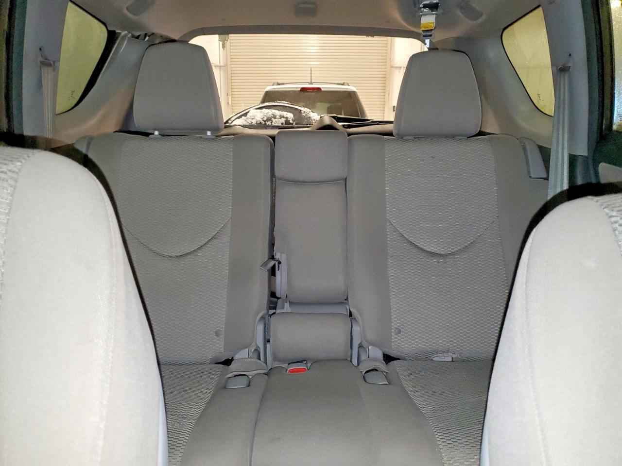 2012 TOYOTA RAV4 photo 28