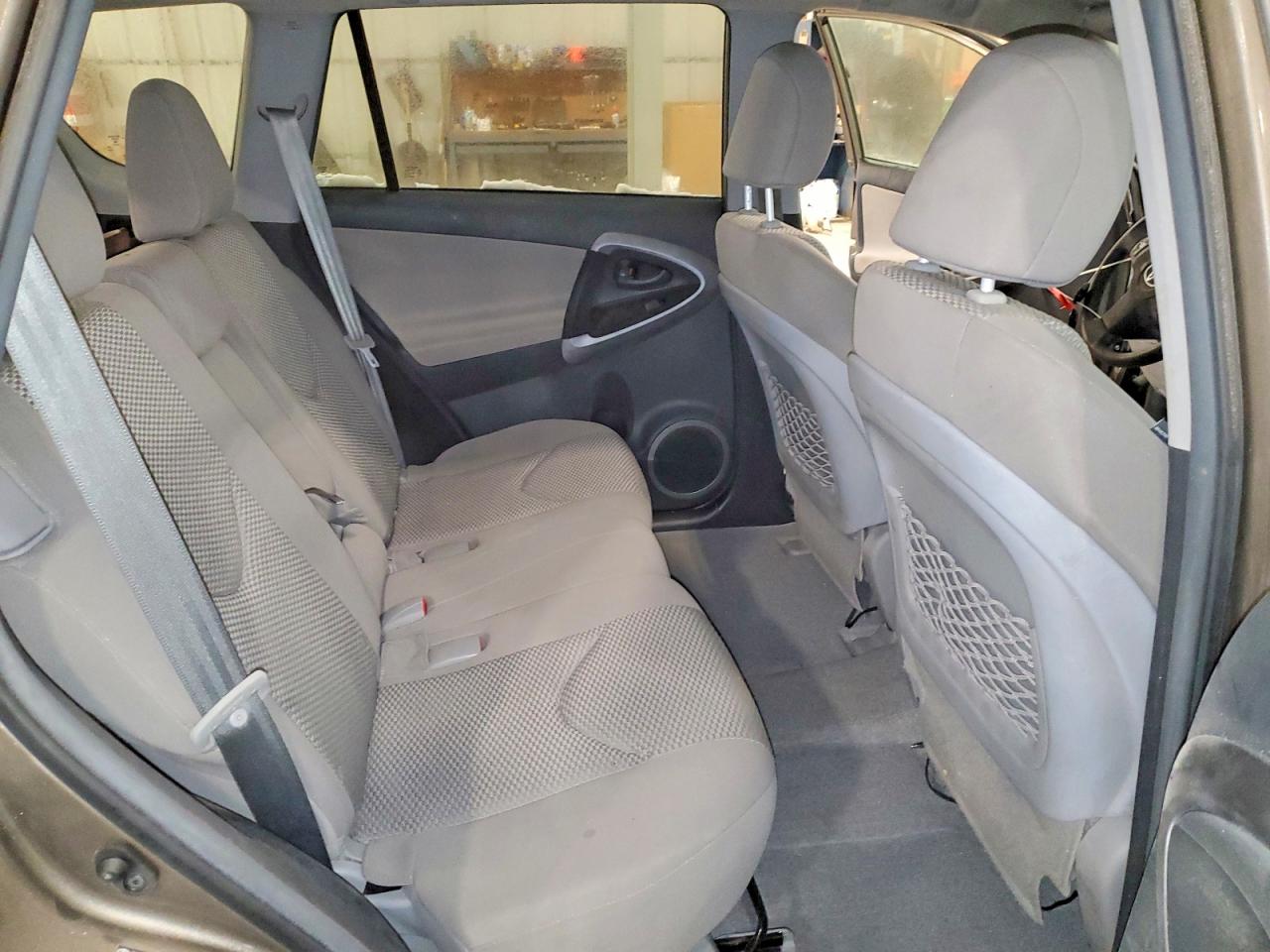 2012 TOYOTA RAV4 photo 31