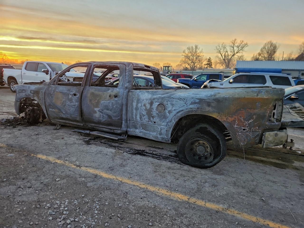 2020 RAM 3500 LARAMIE photo 2