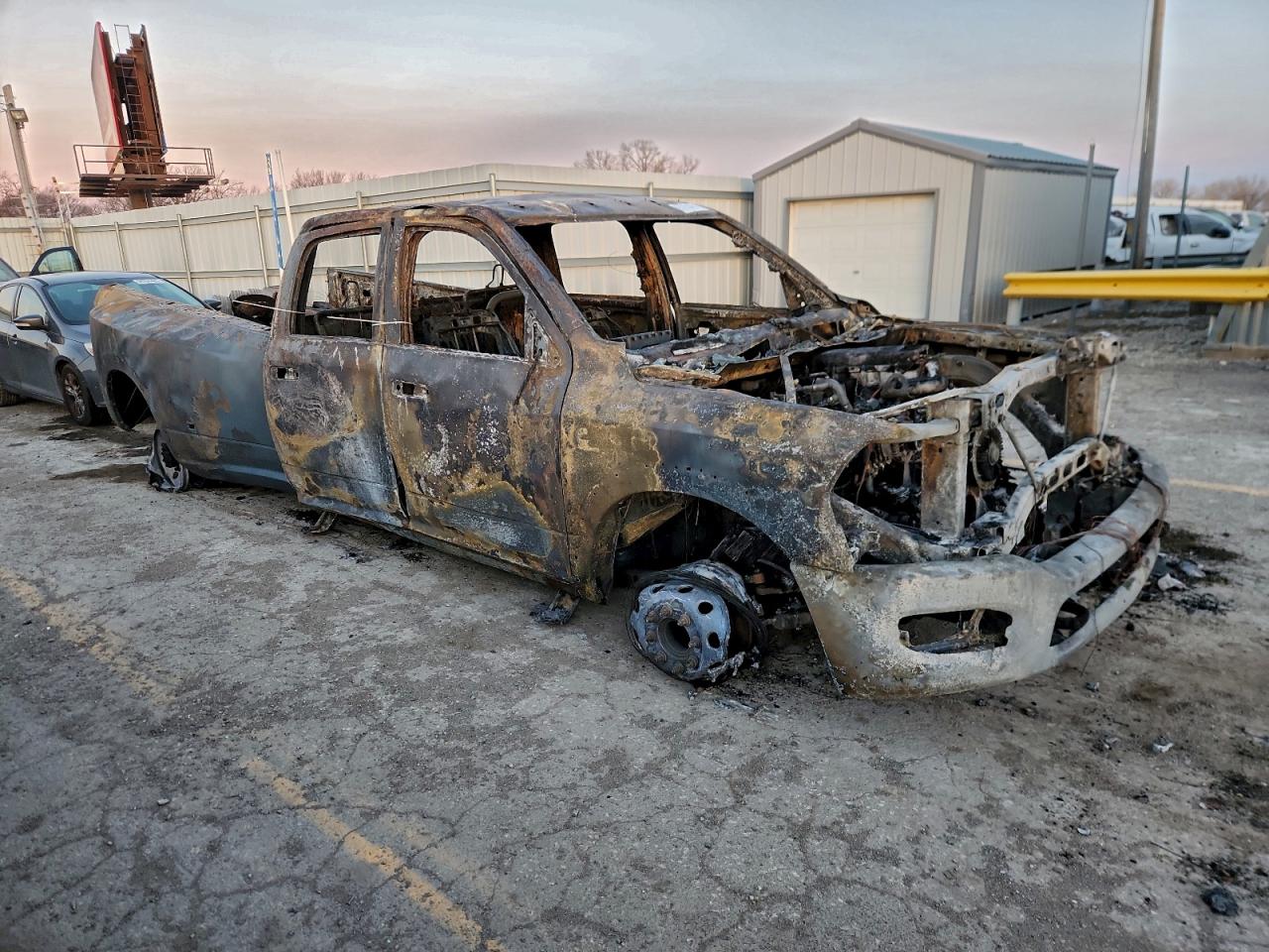 2020 RAM 3500 LARAMIE photo 4