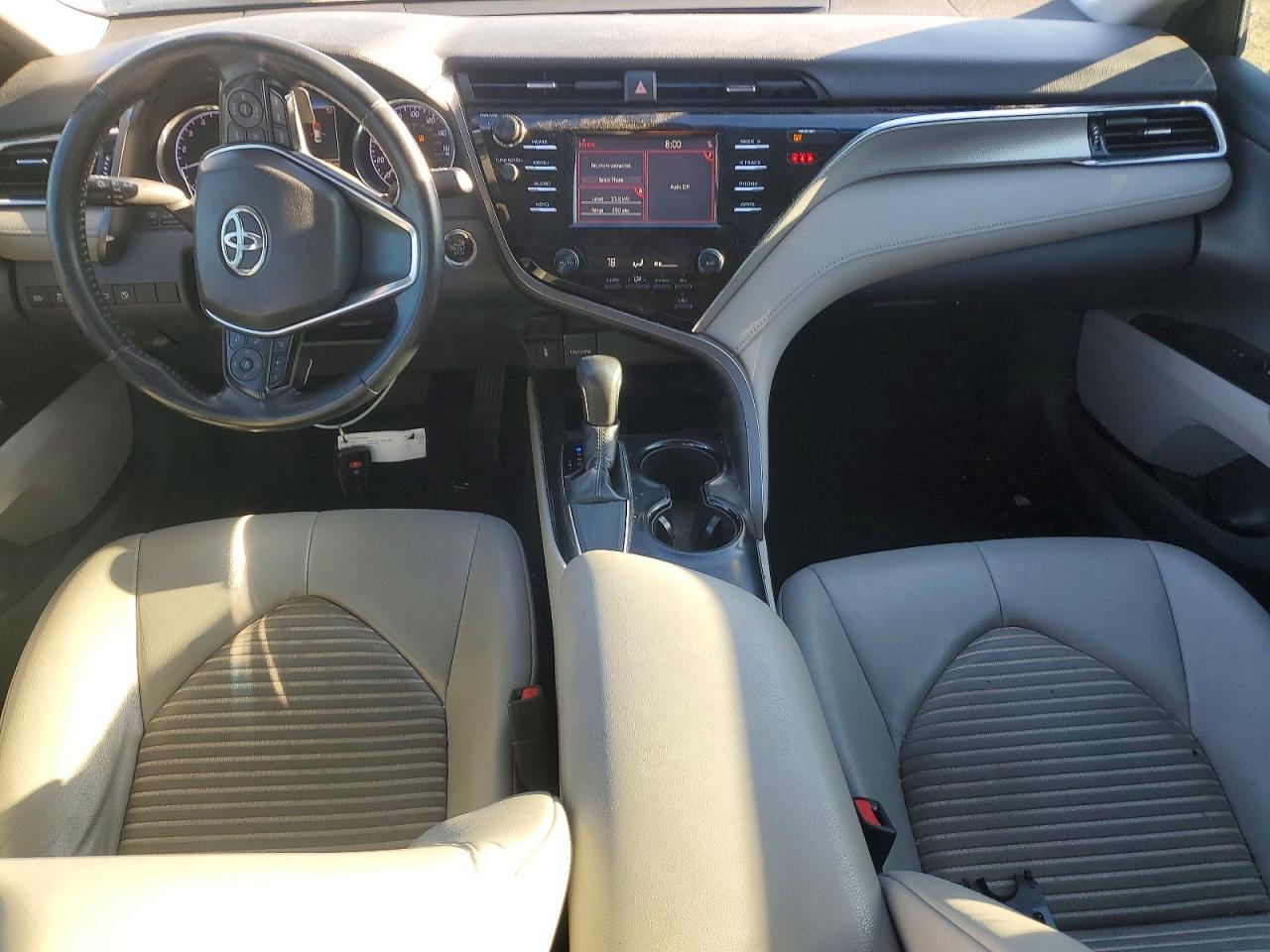 2018 TOYOTA CAMRY SE photo 8