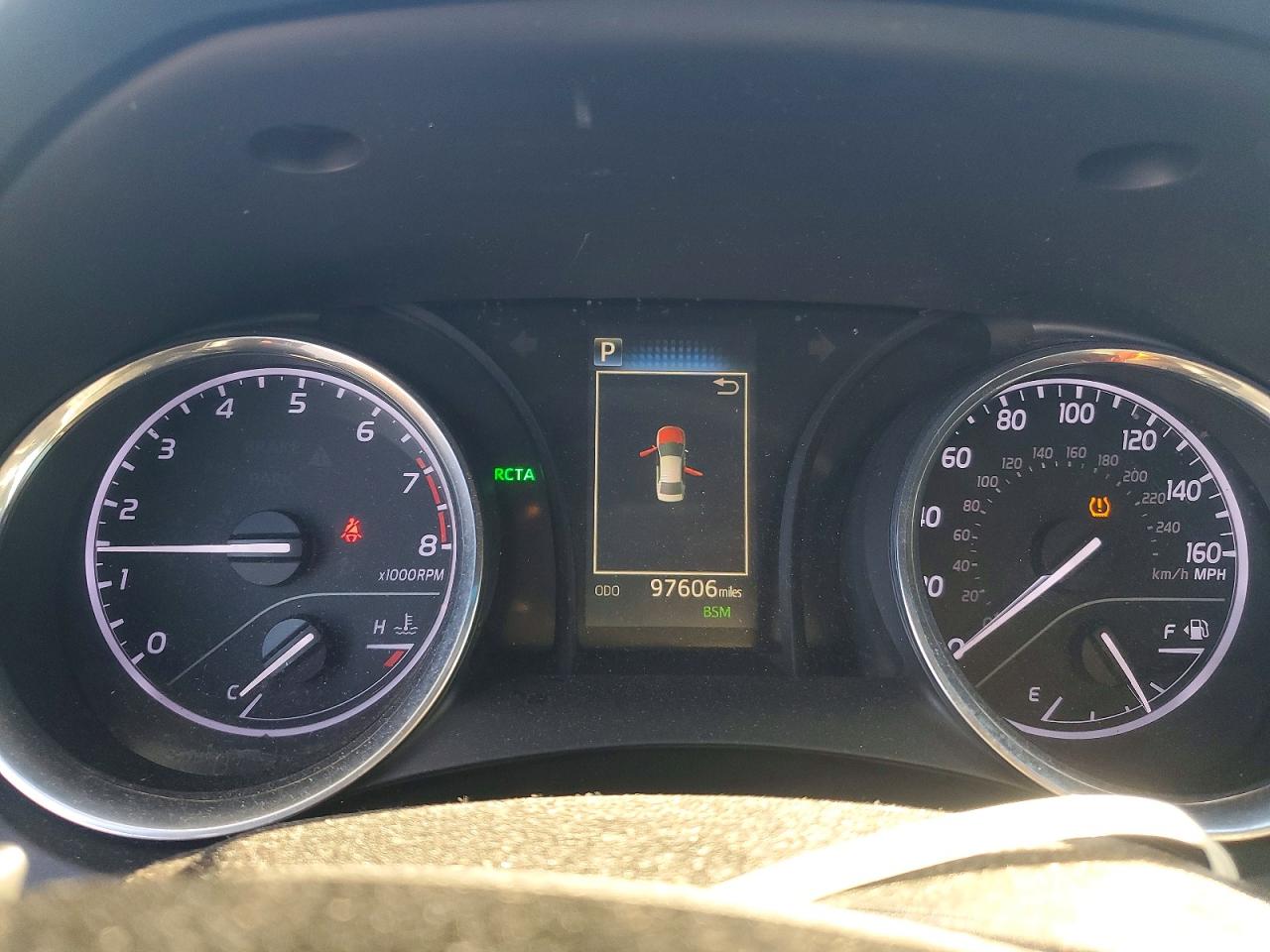 2018 TOYOTA CAMRY SE photo 9