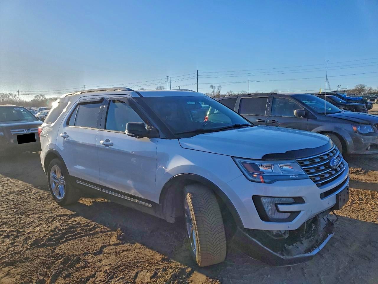 2016 FORD EXPLORER XLT photo 13
