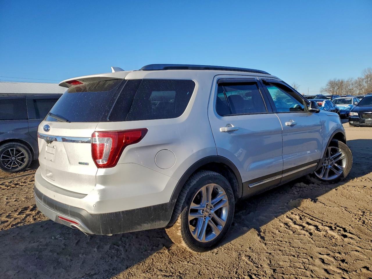 2016 FORD EXPLORER XLT photo 9