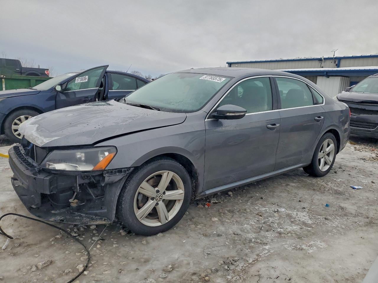 2012 VOLKSWAGEN PASSAT