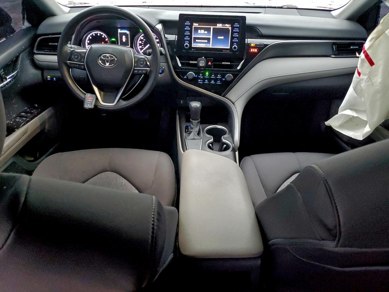2021 TOYOTA CAMRY LE photo 8