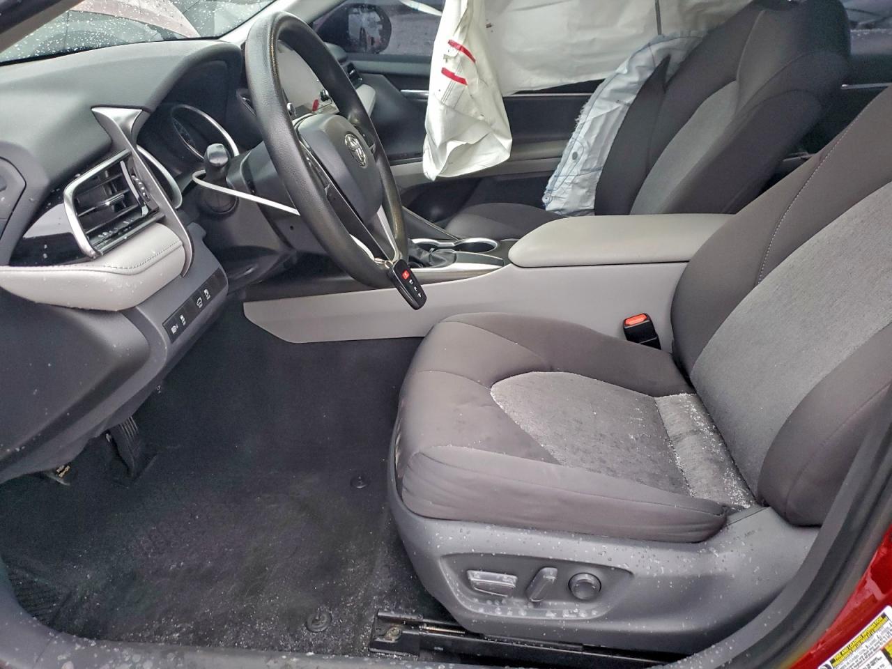 2021 TOYOTA CAMRY LE photo 7
